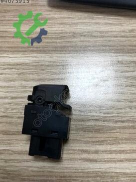 Kia Ceed Cam Açma Düğmesi 93575-1H000 çıkma parça