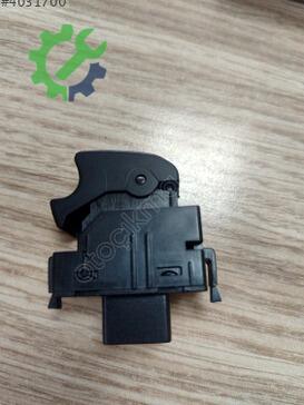 Toyota Corolla Cam Açma Düğmesi 84810-02041 çıkma parça