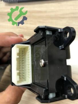 Toyota Corolla Cam Açma Düğmesi 84820-0F030 çıkma parça
