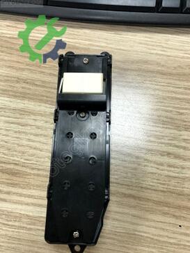 Toyota Corolla Cam Açma Düğmesi 84820-0F030 çıkma parça