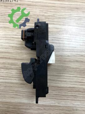 Toyota Corolla Cam Açma Düğmesi 84820-0F040 çıkma parça