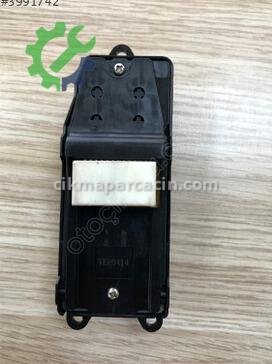Toyota Corolla Cam Düğmesi 84820-0F040 çıkma parça