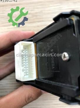 Toyota Corolla Cam Düğmesi 84820-0F040 çıkma parça