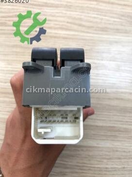 Toyota Corolla Cam Düğmesi 84820-12520 çıkma parça