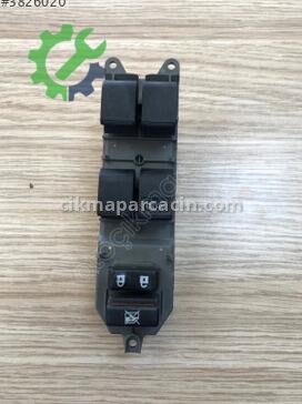 Toyota Corolla Cam Düğmesi 84820-12520 çıkma parça