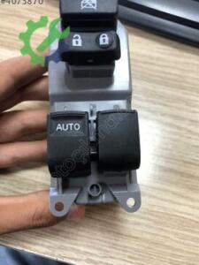 CAM AÇMA DÜĞMESİ COROLLA 06-13 / YARIS 06-11 ÖN SOL İKİLİ