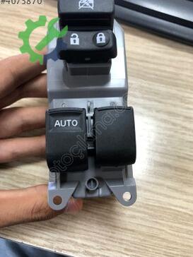 Toyota Corolla Cam Açma Düğmesi çıkma parça