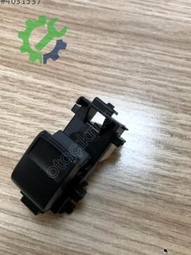 Toyota Corolla Cam Açma Düğmesi 84810-02100 çıkma parça