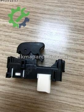 Toyota Corolla Cam Düğmesi 84810-02100 çıkma parça