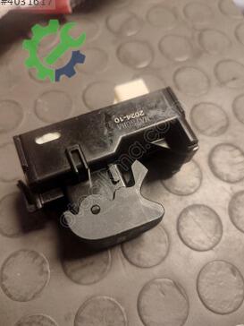 Toyota Corolla Cam Açma Düğmesi 84810-02140 çıkma parça