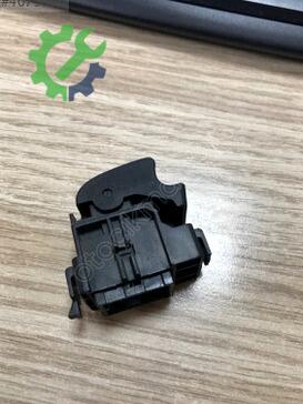 Toyota Corolla Cam Açma Düğmesi 84810-32070 çıkma parça