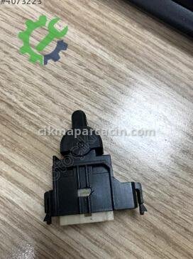 Toyota Carina Cam Düğmesi 84810-95D00 çıkma parça