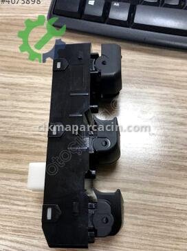 Hyundai Elantra Cam Düğmesi 93570-3X330 çıkma parça