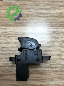 Ford Ranger Cam Açma Düğmesi UR5666370 çıkma parça