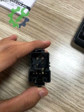 Toyota Hilux Cam Açma Düğmesi 84810-0K010 çıkma parça