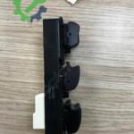 CAM AÇMA DÜĞMESİ HILUX LN145 98-05 YARIS 02-05 ÖN SOL (DöRTLÜ)