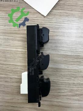 Toyota Hilux Cam Açma Düğmesi 84820-60090 çıkma parça