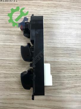 Toyota Hilux Cam Açma Düğmesi 84820-60090 çıkma parça