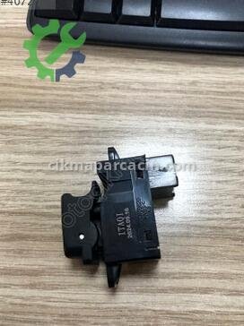 Hyundai i20 Cam Düğmesi 93580-1J002 çıkma parça