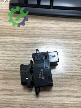 Hyundai i20 Cam Açma Düğmesi 93580-1J002 çıkma parça