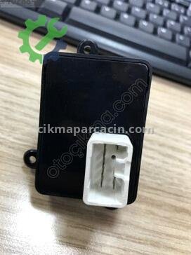 Hyundai i20 Cam Düğmesi 93575-2L000 çıkma parça
