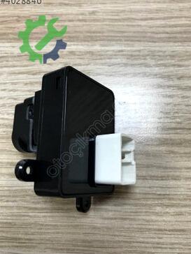 Hyundai i20 Cam Açma Düğmesi 93575-2L000 çıkma parça