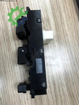 Hyundai i20 Cam Açma Düğmesi 93570-1J100 çıkma parça