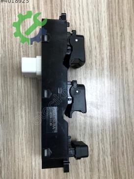Hyundai i20 Cam Açma Düğmesi 93570-1J100 çıkma parça