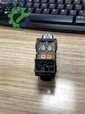 Hyundai i20 Cam Açma Düğmesi 93580-C7020 çıkma parça