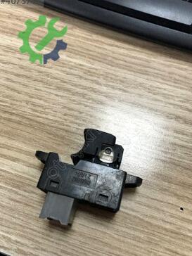 Hyundai i20 Cam Açma Düğmesi 93580-C7020 çıkma parça