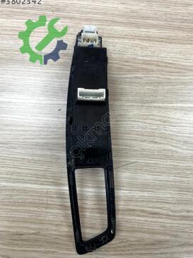 Hyundai i20 Cam Açma Düğmesi 93570-C8110 çıkma parça