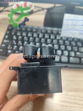 Hyundai i30 Cam Düğmesi 93570-2L000 çıkma parça