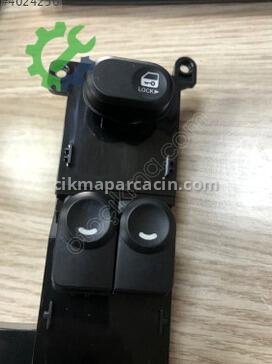 Hyundai i30 Cam Düğmesi 93570-2L000 çıkma parça