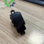 CAM AÇMA DÜĞMESİ NAVARA 07-13/QASHQAI 07-13/MICRA 02-09/NOTE 06-