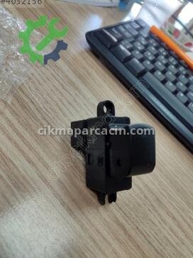 Nissan Navara Cam Düğmesi 25411-EA03A çıkma parça
