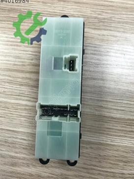 Nissan Navara Cam Açma Düğmesi 25401-4X00D çıkma parça