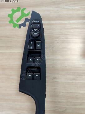 Hyundai Tucson Cam Açma Düğmesi 93570-D30414X çıkma parça