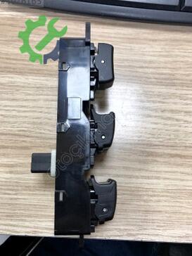 Kia Rio Cam Açma Düğmesi 93570-1G110 çıkma parça