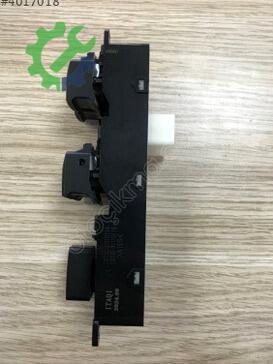 Kia Rio Cam Açma Düğmesi 93570-1W130 çıkma parça