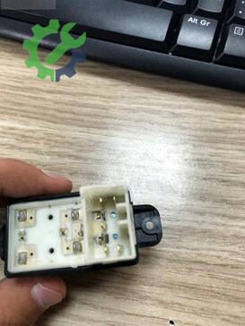 Kia Rio Cam Açma Düğmesi 93580-1W010 çıkma parça