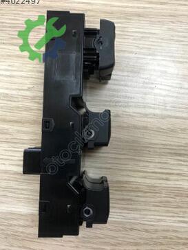 Kia Sportage Cam Açma Düğmesi 93570-3W400WK çıkma parça