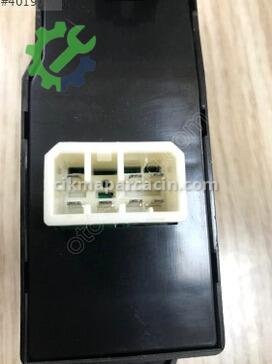 Hyundai Starex Cam Düğmesi 93570-4A000 çıkma parça