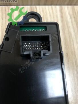 Hyundai Starex Cam Açma Düğmesi 93570-4A000 çıkma parça