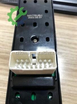 Hyundai Tucson Cam Düğmesi 93570-2E200 çıkma parça