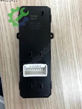 Hyundai Tucson Cam Açma Düğmesi 93570-D3041 çıkma parça