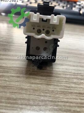 Toyota Yaris Cam Düğmesi 84810-0D010 çıkma parça