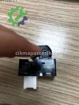 Hyundai Elantra Cam Düğmesi 93575-3X000 çıkma parça