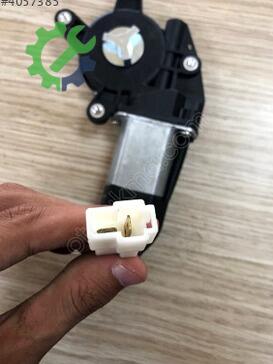 Hyundai Excel Sağ Ön Cam Krikosu 98820-24000 çıkma parça