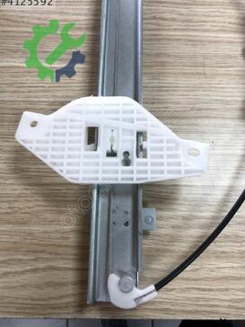 Hyundai Accent Sol Ön Cam Krikosu 82403-25010 çıkma parça