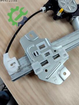 Hyundai Accent Sol Ön Cam Krikosu 82401-1G010 çıkma parça